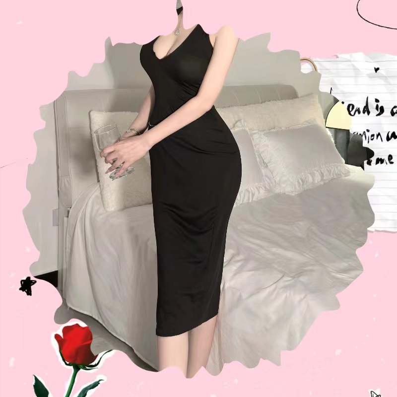 Bridal Cheongsam-Inspired Lingerie Dress with Deep-V Halter Neck and Red Waist Chain — detail image 7