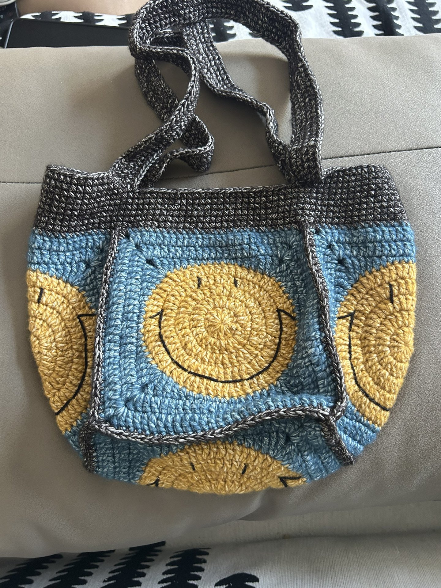 Estilo elegante y digno, ropa de gancho, bolsos de fresa, bolsos de teléfono móvil para la familia y las vacaciones. image 36