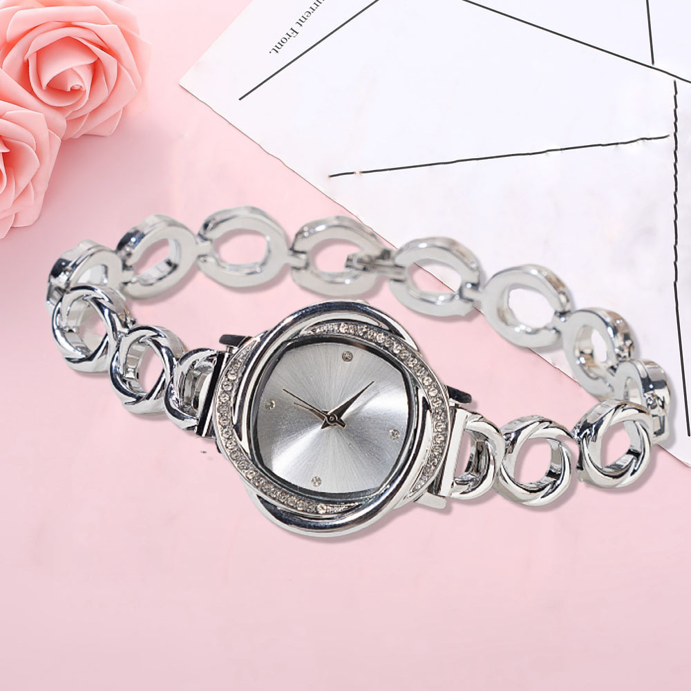 Temperamento cadena de mano reloj de mujer estudiante versión coreana simple casual punto diamante tendencia moda 2024 nuevo estilo Mori mujer