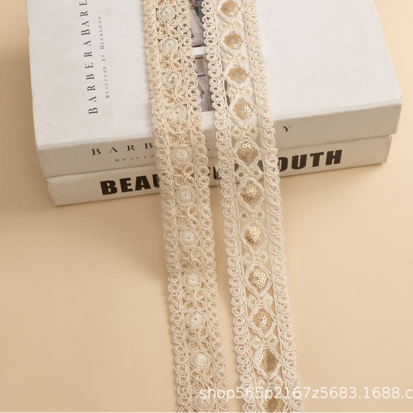 新款民族风刺绣车骨亮片花边复古蕾丝网底棉线股线服装辅料