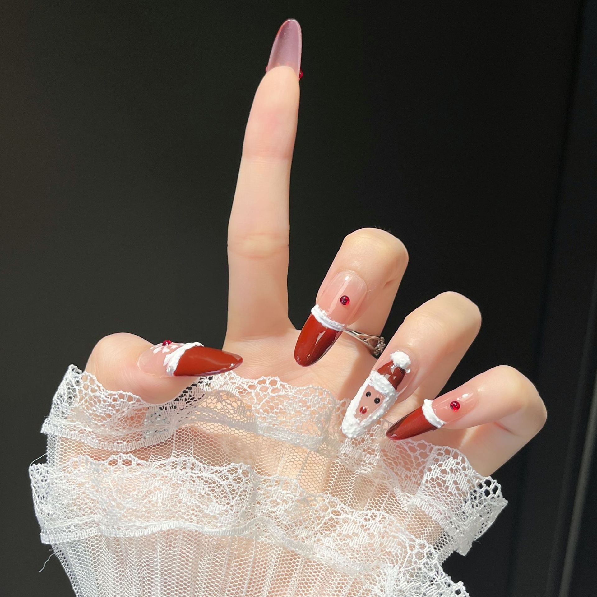 Papá Noel francés rojo puro hecho a mano usa piezas de uñas de uñas parches de uñas acabados falsas uñas ovales