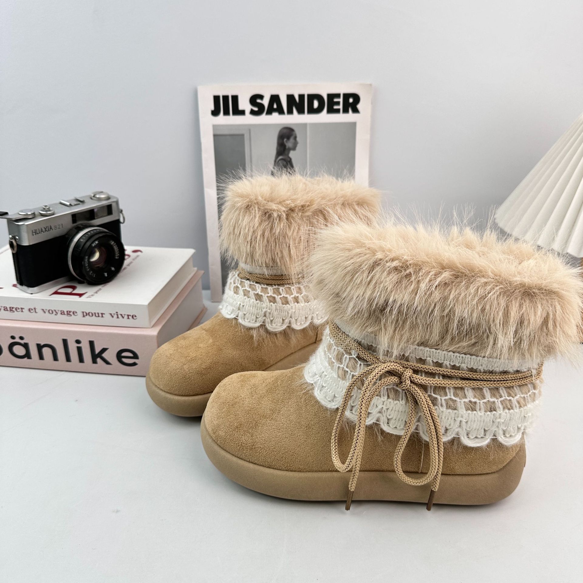 Bota de nieve de moda para mujeres invierno 2025 con suela gruesa de vello, zapatos de algodón caliente en el viento. image 3