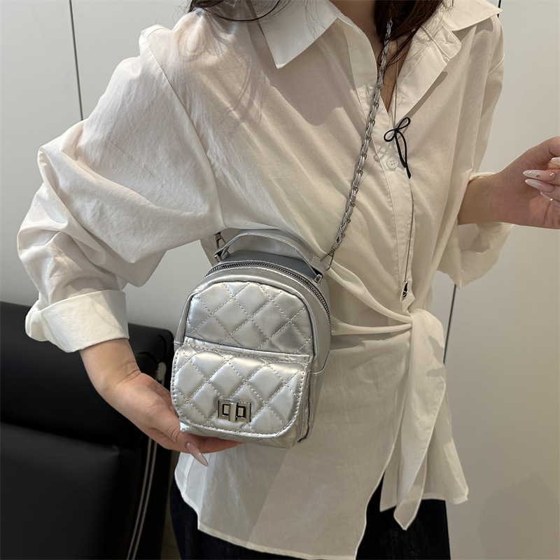 2025 cadena de bordado de diamante nueva moda simple estilo estilo extranjero mochila de hombro mochila de hombro de mujer