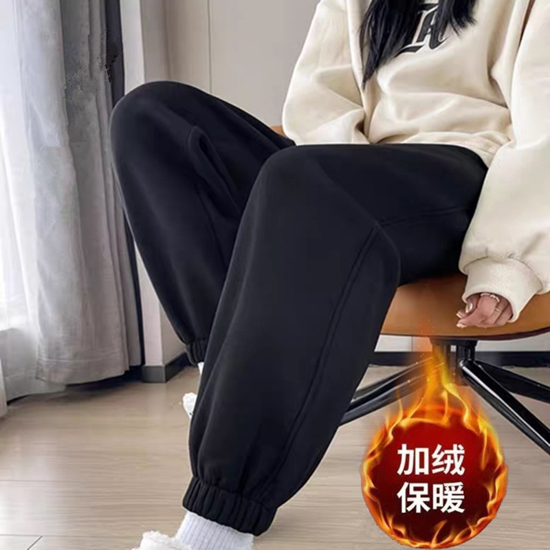 솔리드 컬러 레깅스와 벨벳 블랙 팬츠