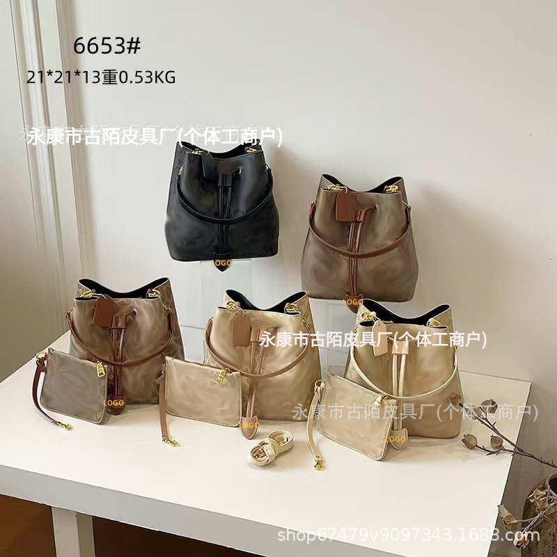 Trendy women's bags 2026 Korean version new women's bag summer casual small square bag single shoulder crossbody bag small bag wholesale Trendy women's bags 2026 Korean version new women's bag summer casual small square bag single shoulder crossbody bag small bag wholesale