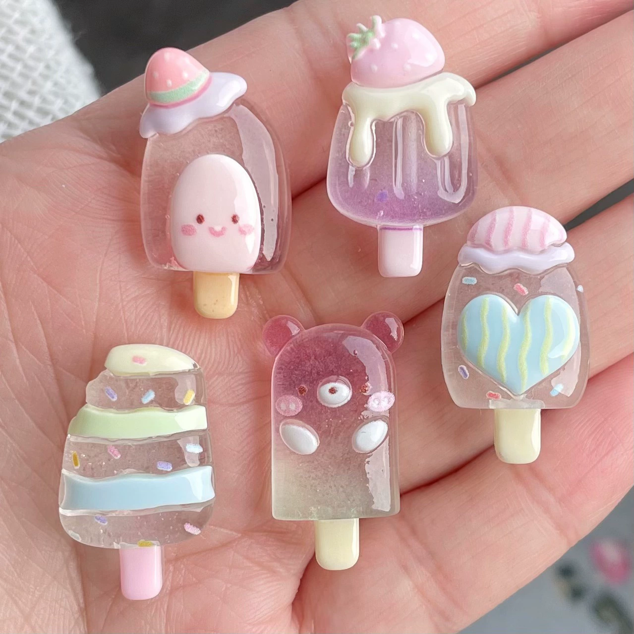 Realistic cartoon food play, cream accessory, footwear buckle, hairgrip, gradient