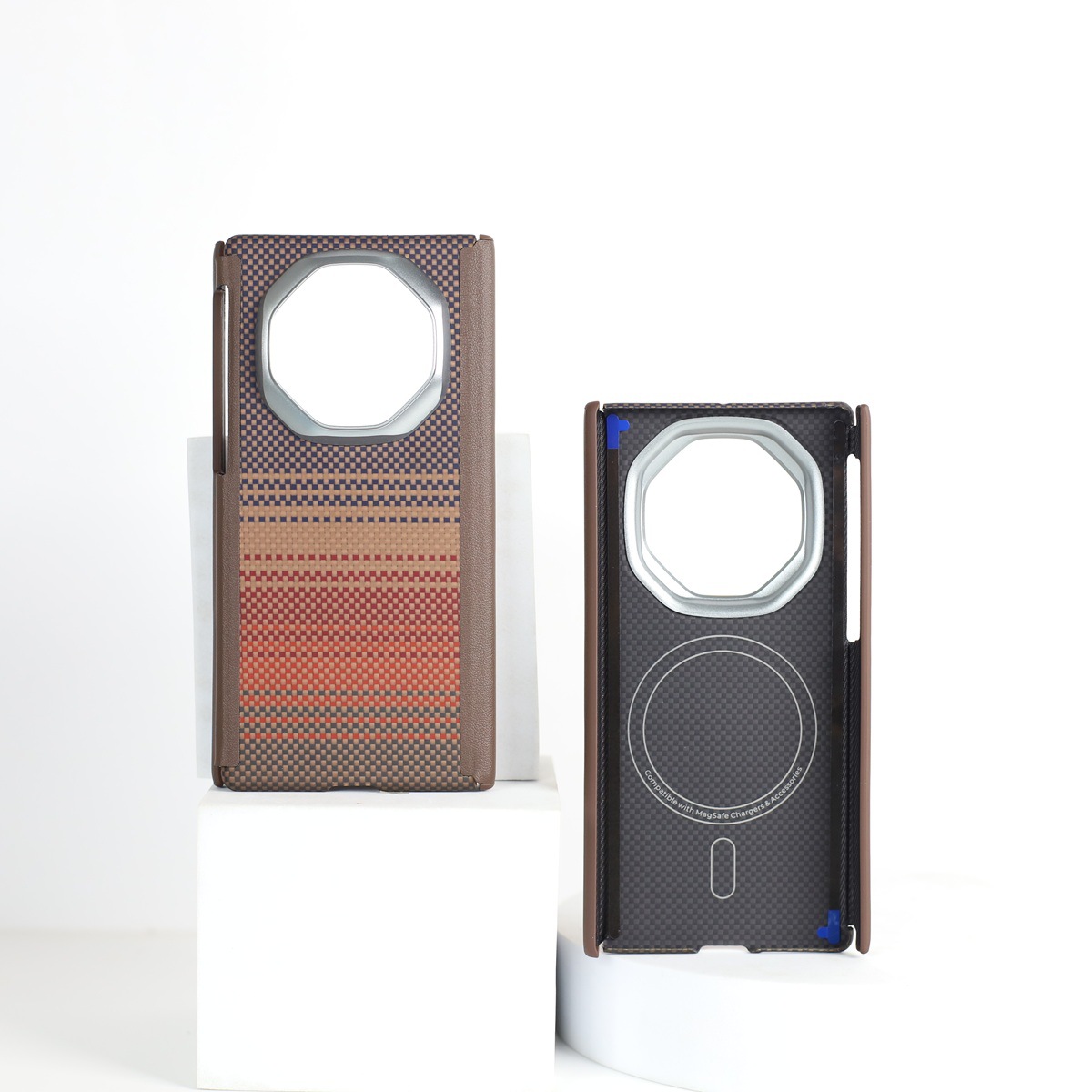 Huawei Mate XT 携帯電話ケース ケブラー二軸磁気コレクション カーボンファイバー保護に適しています。