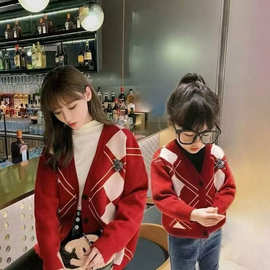 炸街亲子装一家三口秋装女童针织开衫2024新款高级感红色母女毛衣
