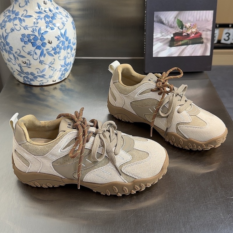 Zapatos de entrenamiento de 5 cm de altura de Shuangxiang para mujeres, nuevos zapatos de ballet casuales retro versátiles.