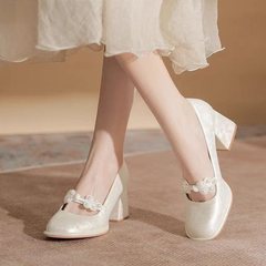 新しい中国式の優しいフランス式ハイヒールの新型の小さい子の2024太ヒールの靴の女性の靴の中国風感