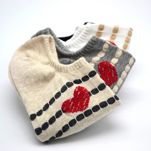0Korean socks with dots of love and peach heart stripes, women’s sweet casual cotton boat socks, spring new cross-border products