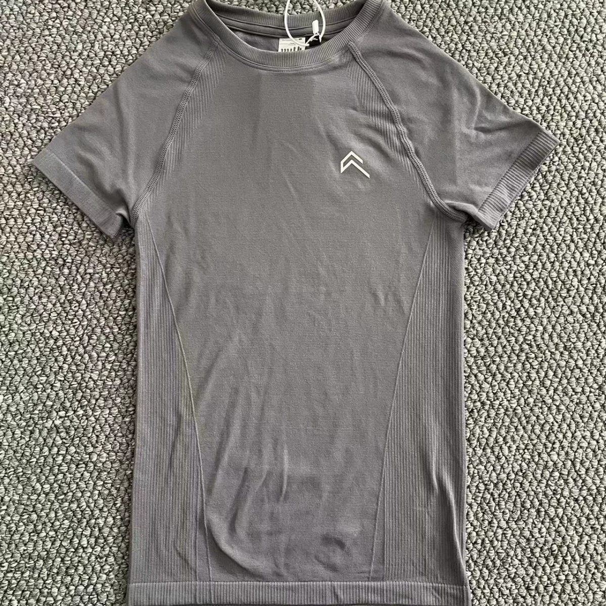 Sports T-shirt for gym, slim fit, tight