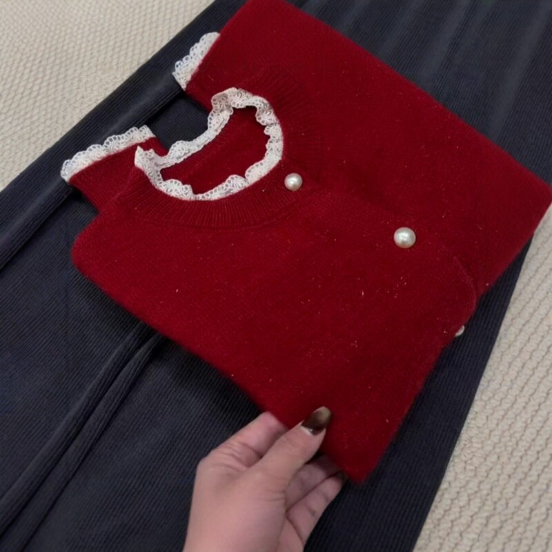 Korean-style lace spliced round-neck red knitted cardigan for women, 2026 winter, with pearl buttons, high-end feel top Korean-style lace spliced round-neck red knitted cardigan for women, 2026 winter, with pearl buttons, high-end feel top