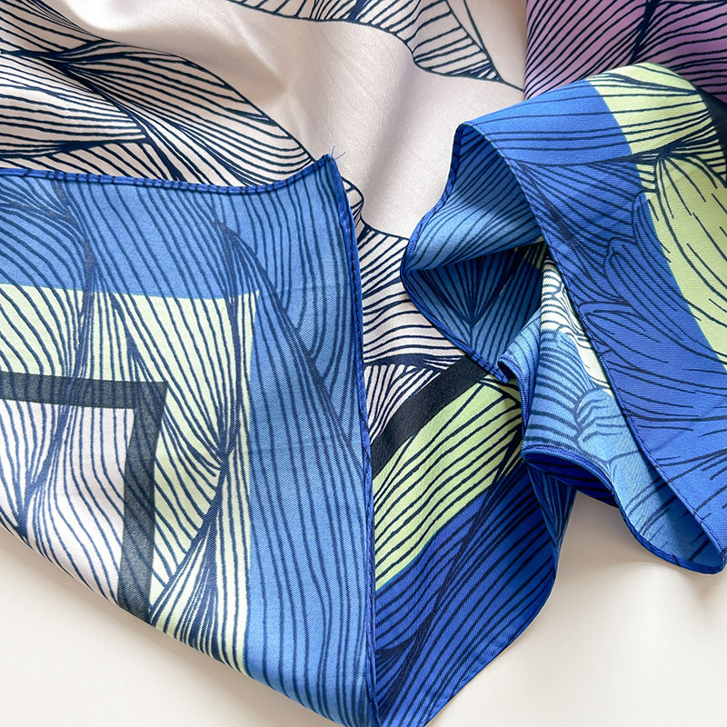 Pañuelo cuadrado femenino diseño creativo coreano sensación planta estampado floral chal primavera y otoño temperamento de moda estilo fino sarga cuadrado