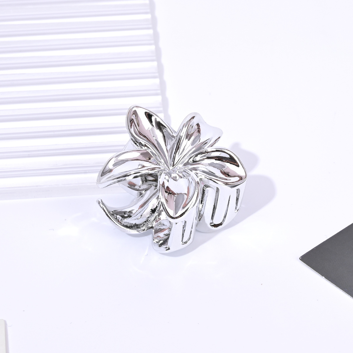 Galvanizado oro y plata huevo flor flor abrazadera de cabello color mediano agarrar abrazadera de cabello medio agarrar abrazadera de cabello de plástico 4cm