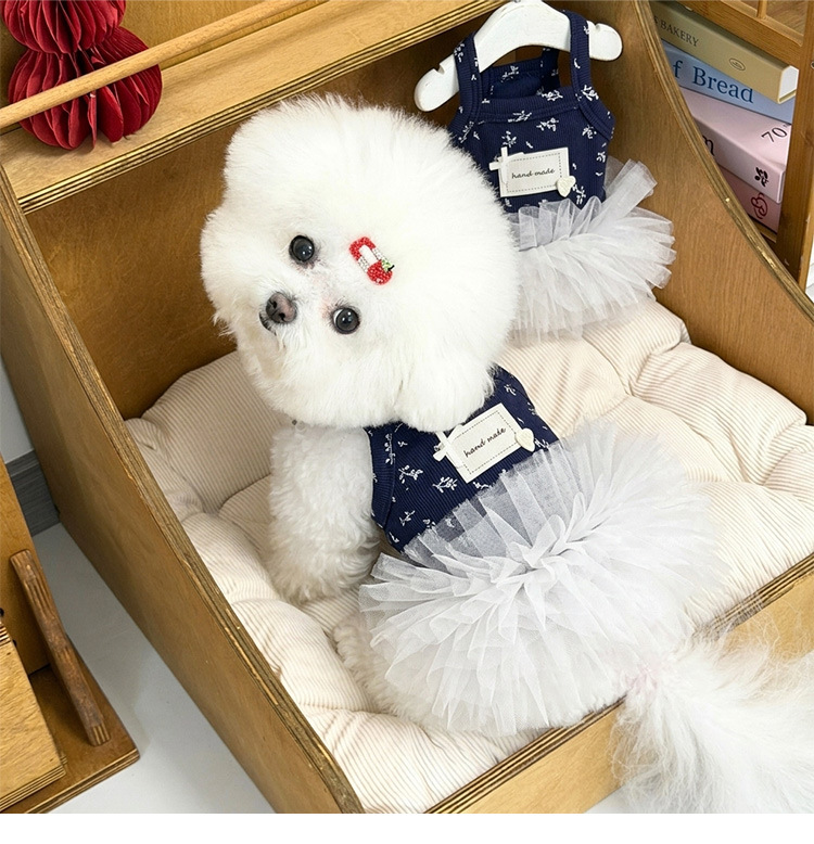 Vestido de verano con flores para perro estilo coreano princesa_voghion.com