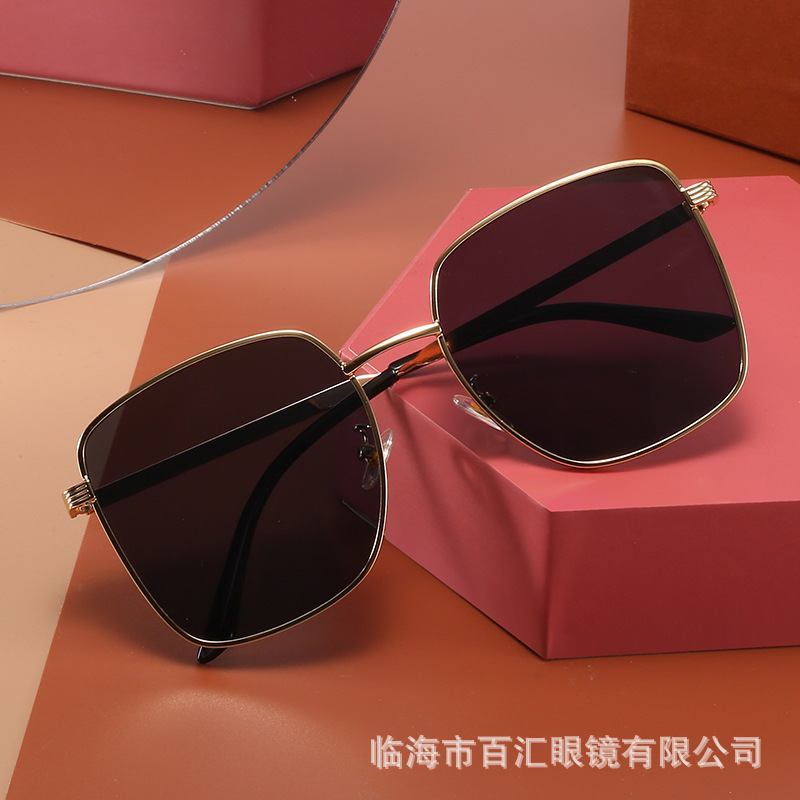 新款防藍光平光眼鏡創意款大方框金屬烤漆眼鏡網紅同款墨鏡廠批發