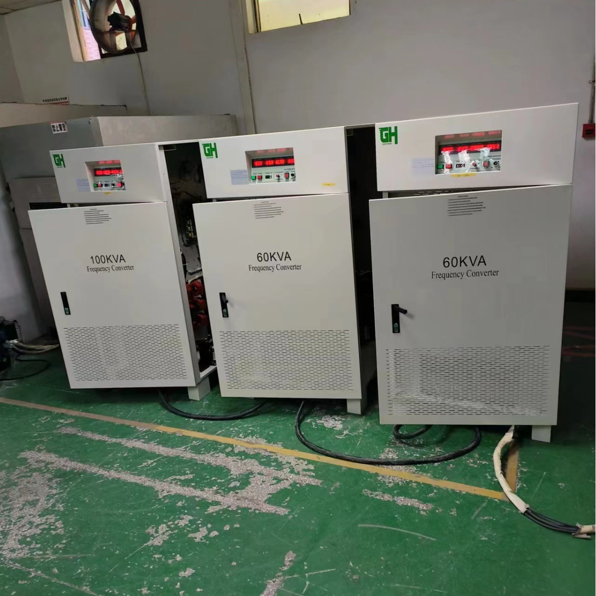 ŷ����˹����100KVA��Ƶ��Դ����������380V 50HZ�����440V