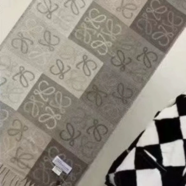 Lowe milk tea plaid YB