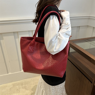 �r��Ů�����ذ����s2025�＾ͨ������μ��Ů������Ůʿ���e����