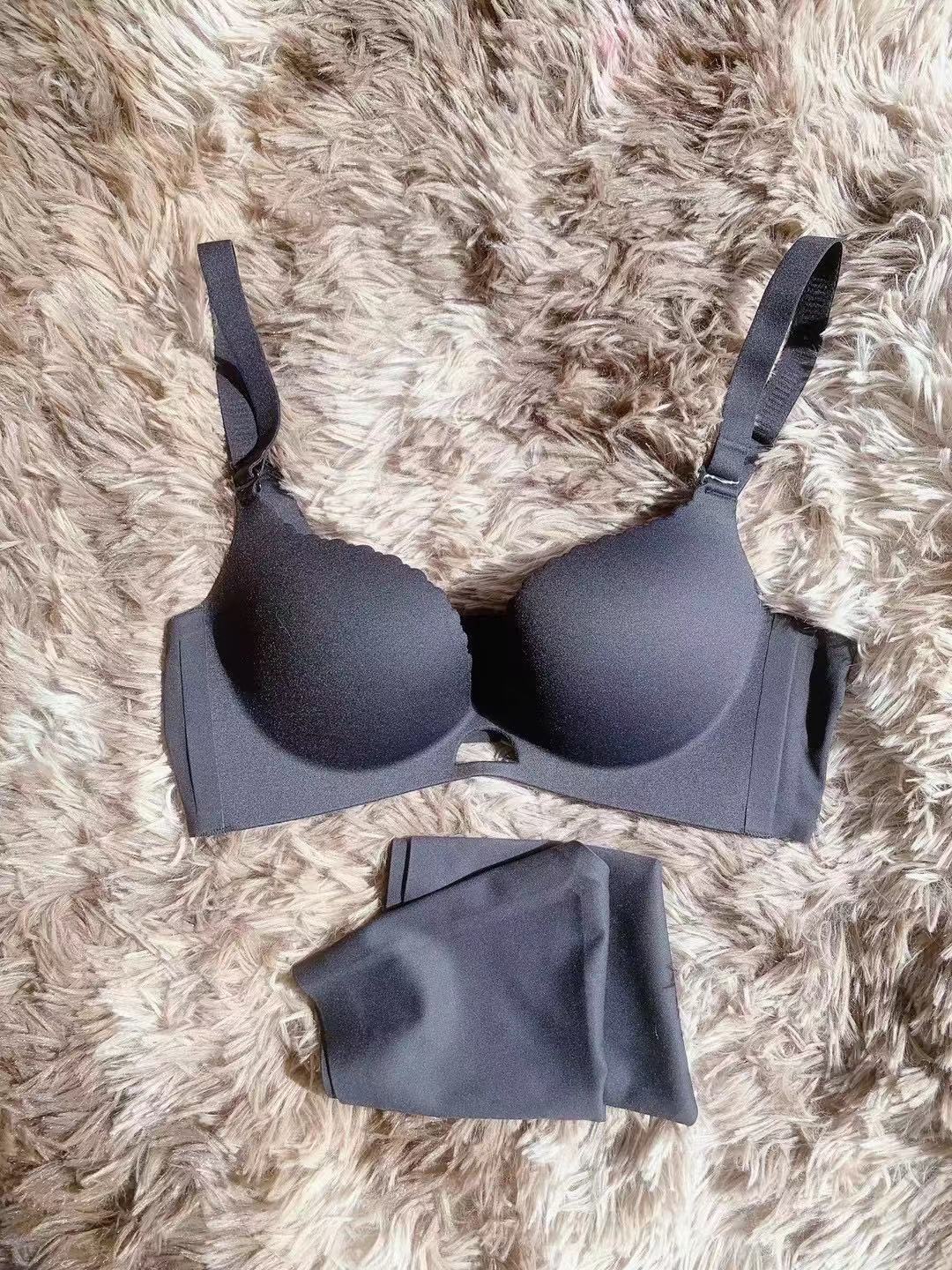 Nuevo simple brillante sexy hueco-out push-up pequeño pecho cómodo transpirable inalámbrico ropa interior sujetador de las mujeres traje 8253