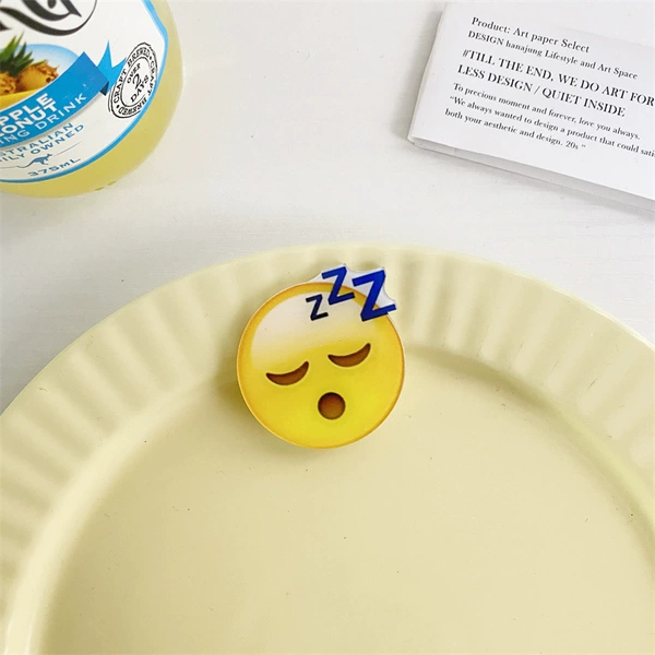 Emoticon king snoring hair clip