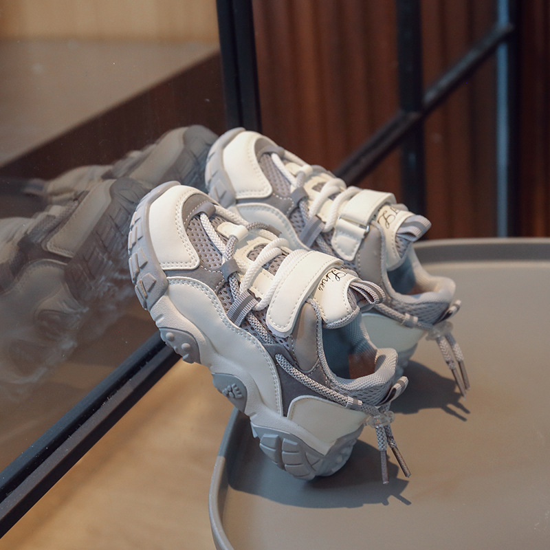 Entrega de una pieza 2023 primavera nuevos zapatos de papá para niños Velcro Sneaker niños y niñas zapatos transpirables moda