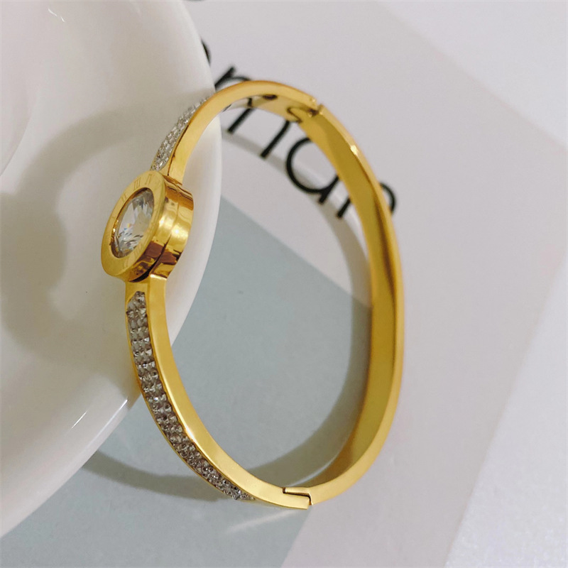 Fashionable New Plated 18k Gold Lucky Inlaid Zircon Titanium Steel Bracelet display picture 4