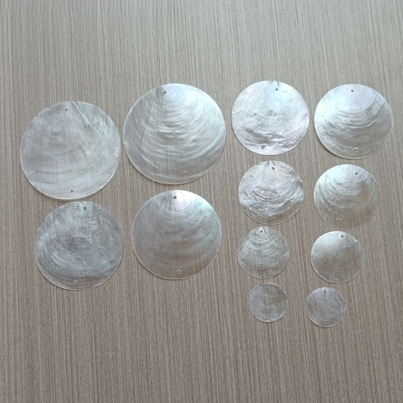 Shell pieces, mica pieces, DIY 3-7cm round pieces, DIY bells, wedding props, kindergarten pendants, partition curtains Shell pieces, mica pieces, DIY 3-7cm round pieces, DIY bells, wedding props, kindergarten pendants, partition curtains