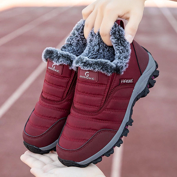Warm footwear, walking shoes for mother, for middle age