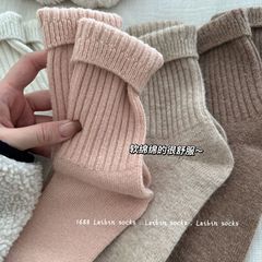 一雙過冬襪子女加厚加長綿羊毛抽條純色日系堆堆襪保暖中筒女襪