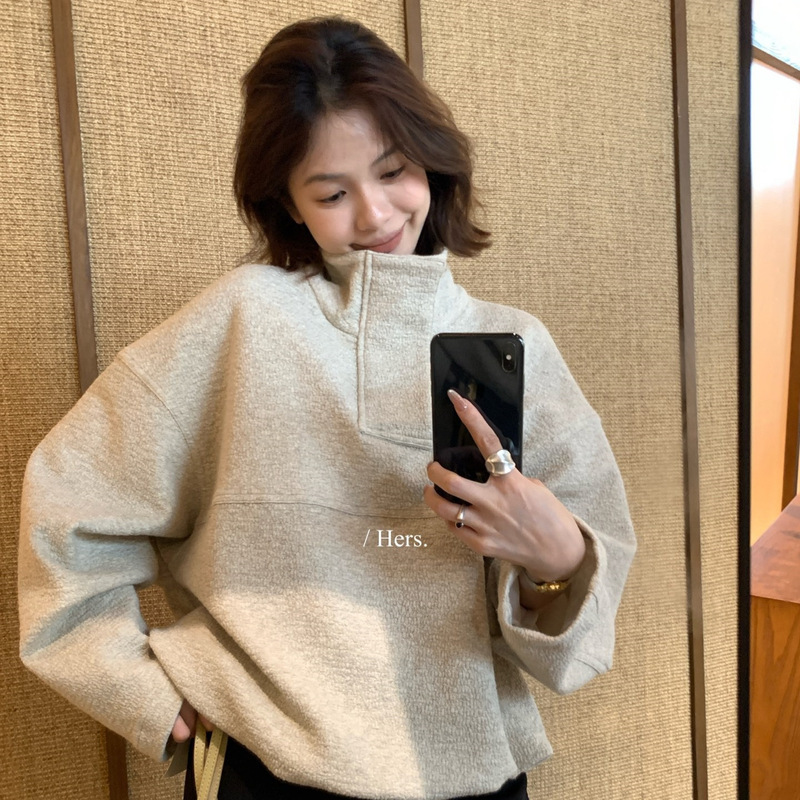 Hers sweet Korean-style simple textured loose-fit versatile pullover stand-up collar long-sleeve sweatshirt for women 66857 Hers sweet Korean-style simple textured loose-fit versatile pullover stand-up collar long-sleeve sweatshirt for women 66857