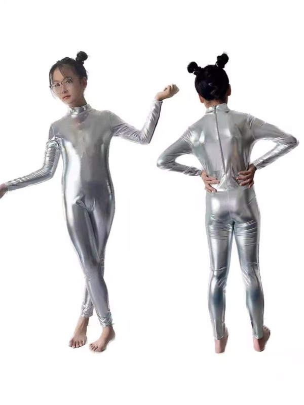 ハロウィーンの子供は金にアイロンをかけてレオタードを塗って頭のないゴムの服の全身の舞台の演技服のアマゾンの服を現します。|undefined