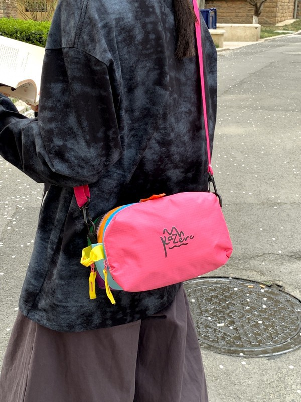 Fashionable universal sports bag one shoulder for men and women for leisure
