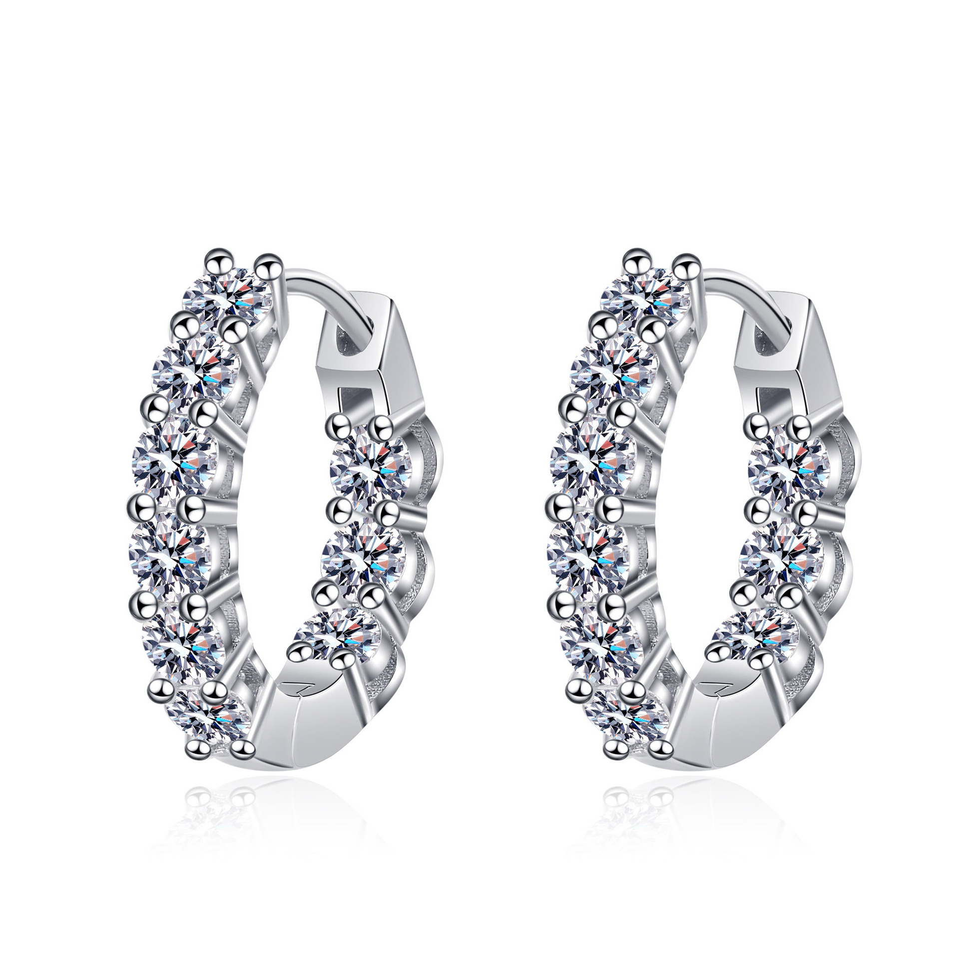 Brincos de argola em prata de lei com moissanite d_voghion.com