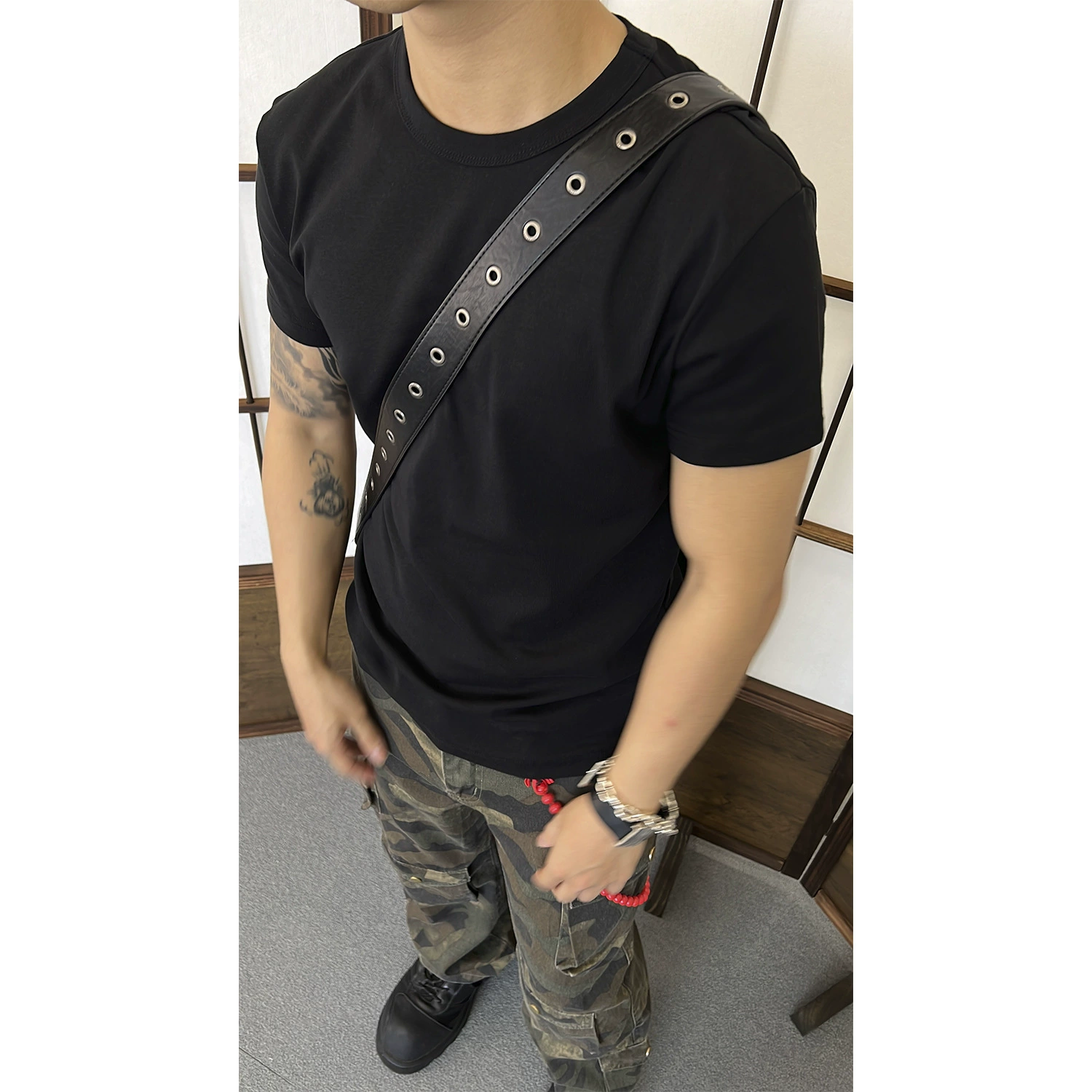 [EME] Летний сплошной цвет тяжелый и крутой, стройный американский спорт, ледяная кожа, повседневная дикая основа с короткими рукавами TEE