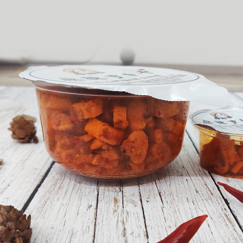 Spicy radish strips, a delicious side dish, savory and crispy, 38g small bowl, sauce pickled vegetables, crunchy and flavorful side dish, marinated.