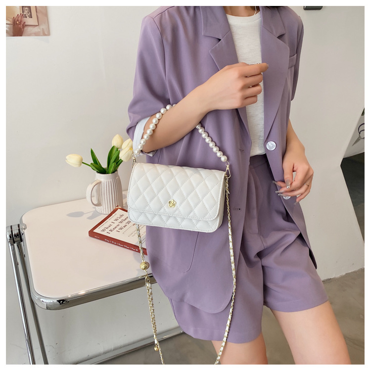 Fashion Pearl Chain Rhombus Embroidery Thread Messenger Small Square Bag Wholesale display picture 40