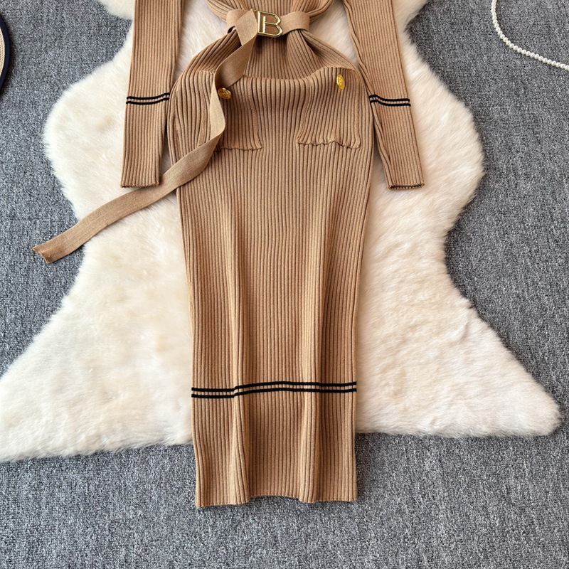Abito in maglia spessa con scollo rotondo di alta qualità da donna con cintura, gonna aderente con fondo sottile e fianchi avvolti_voghion.com