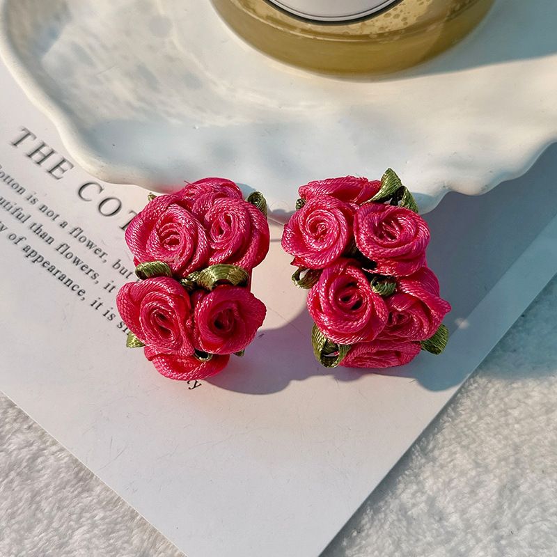 Simple Style Flower Alloy Handmade Women's Ear Studs display picture 3