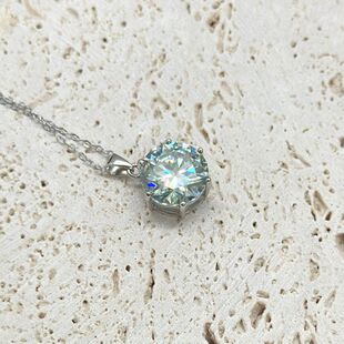 Cross-border S925 sterling silver European and American trend light blue moissanite jewelry clavicle chain fashion atmosphere 5 karat necklace