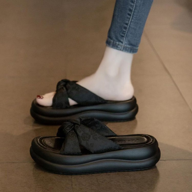 Bottom grueso	Zapatillas de verano para mujeres 2026 nuevo arco suave para aumentar la altura de una palabra zapatillas frías zapatillas frías