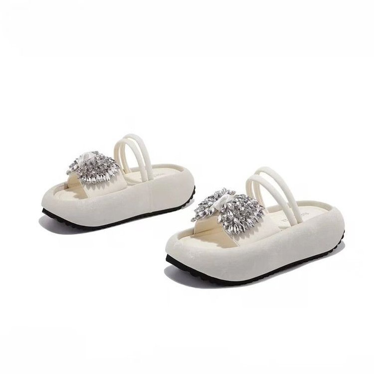 2026 verano de diamante dos zapatillas transpirables para mujeres versátiles nuevas zapatillas de muffin de moda con base de altura expuesta