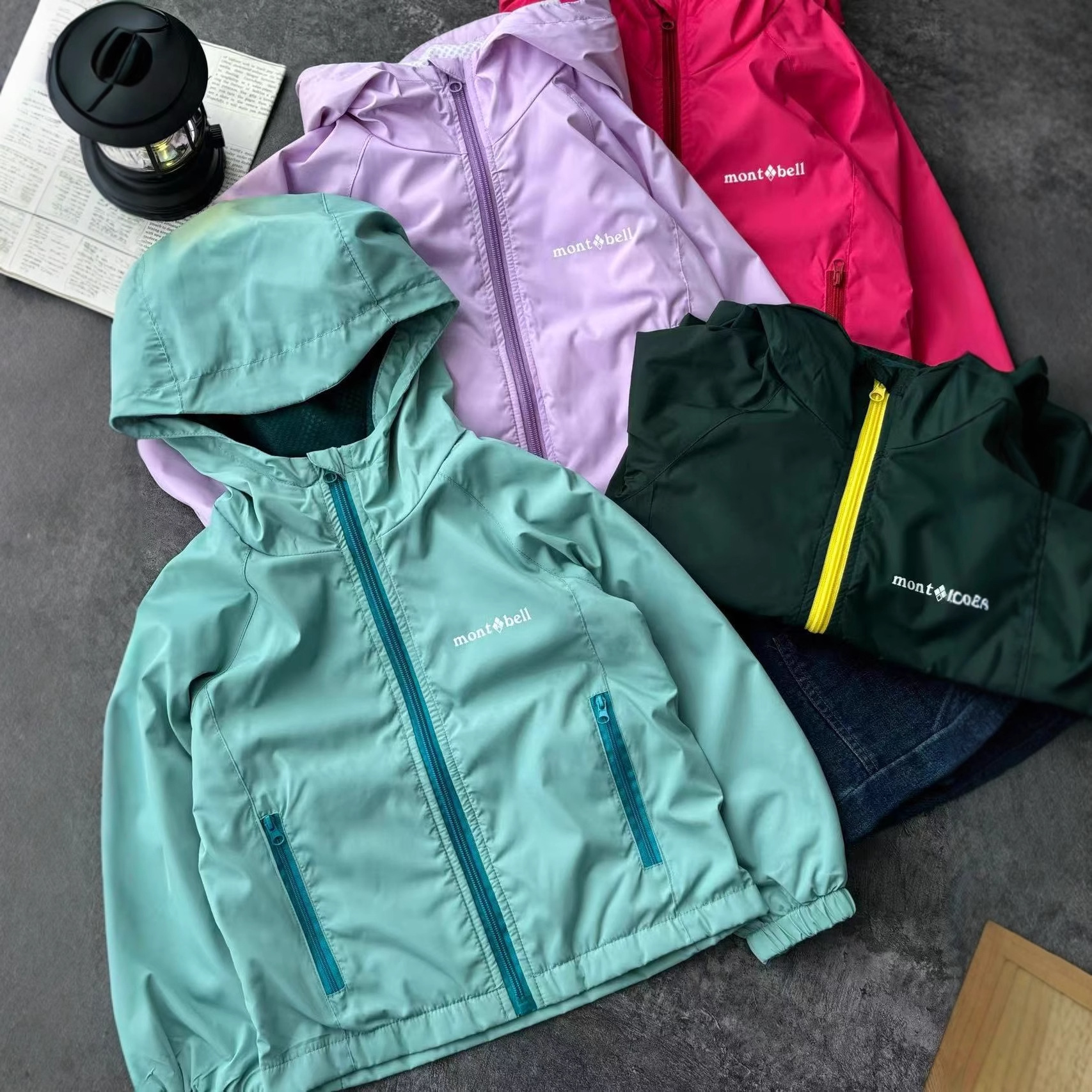 2026 New Children's Clothing Spring and Autumn Four-Color Soft Shell Warm Windproof Jacket for Young Children Waterproof Sports Children's Hooded Coat