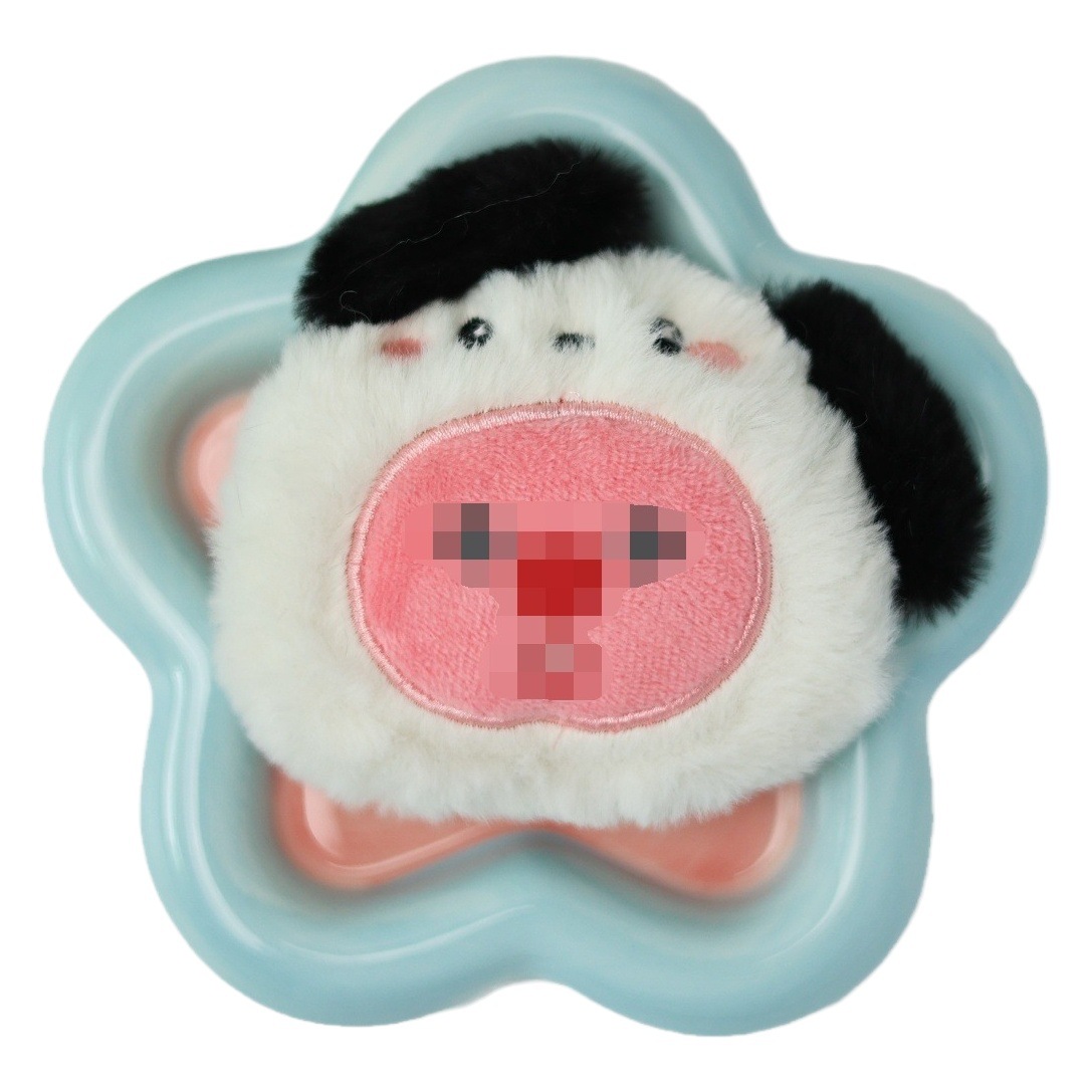 Lindo muñeco colgante de peluche travesti pequeño mapache Pacha perro llavero bolso de dibujos animados colgante al por mayor lindo