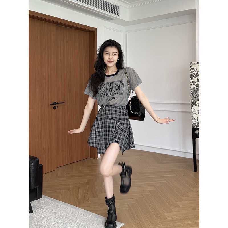 Ootd Suit for Women 2026 Short-Sleeved Top + Irregular Plaid Skirt Two-Piece Set. Artistic Retro Splicing