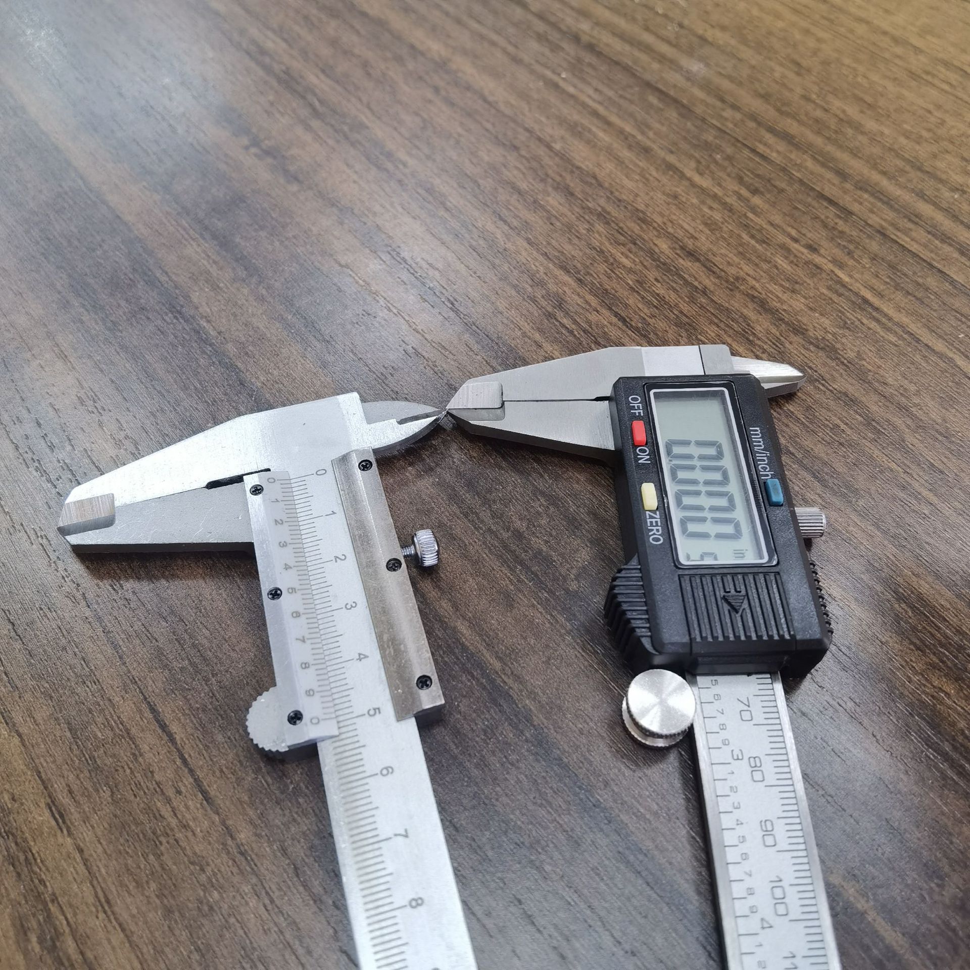 万邦工具角度平行尺制图滚轮尺平衡尺多功能平移尺子工具卡尺测量