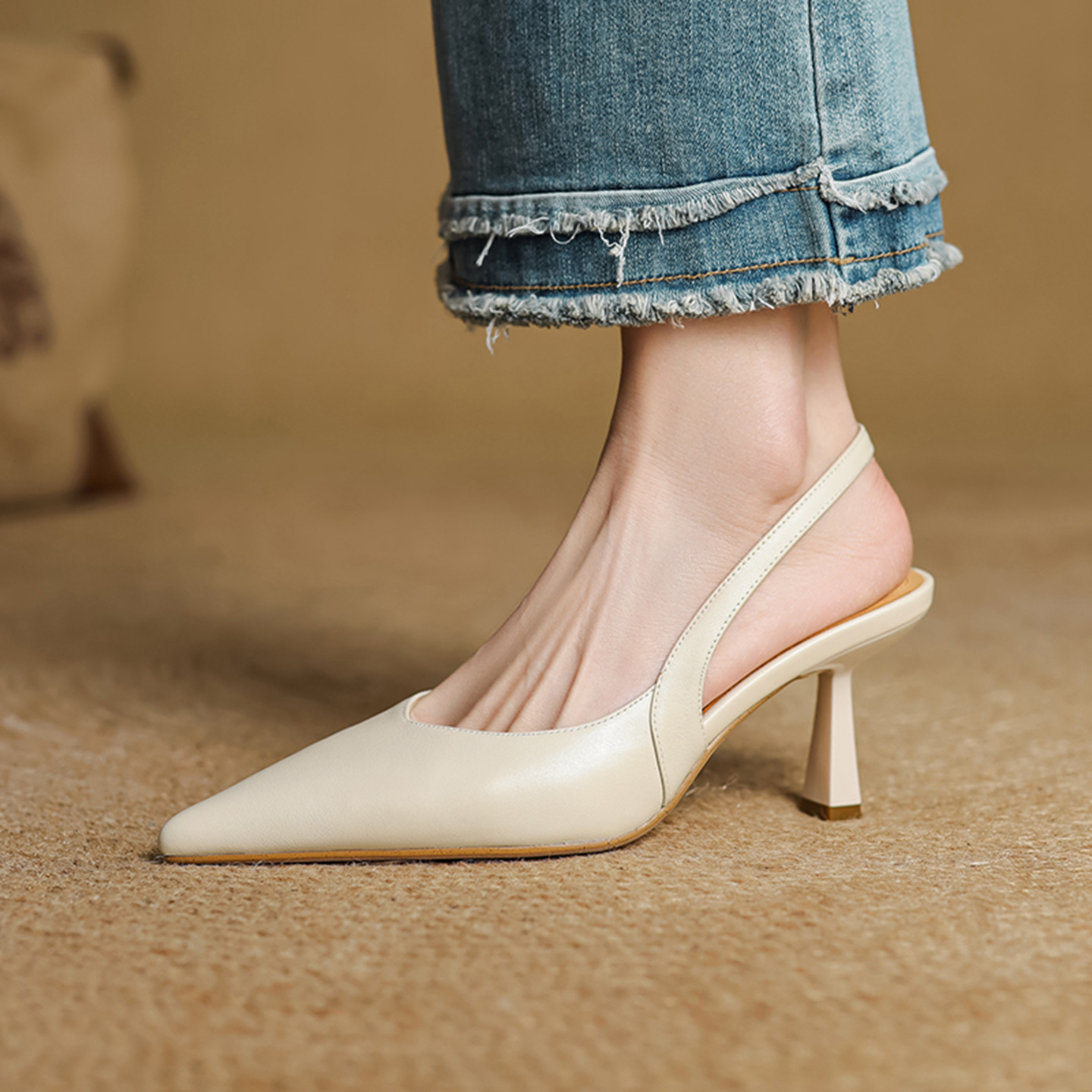 Sandal cao gót nữ mũi nhọn quai khóa, gót 9 cm phong cách Hàn Quốc — Rượu vang đỏ