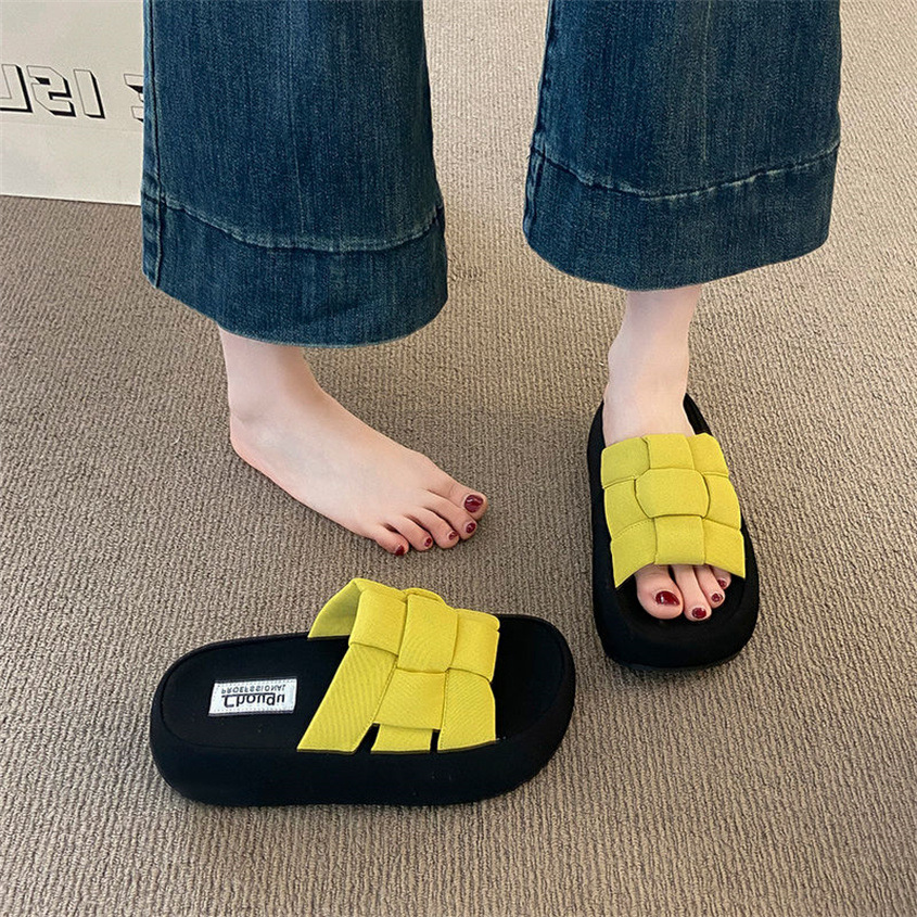 Aumentar la altura de pan negro zapatillas de verano para mujeres 2026 nuevas zapatillas de playa super caliente con falda