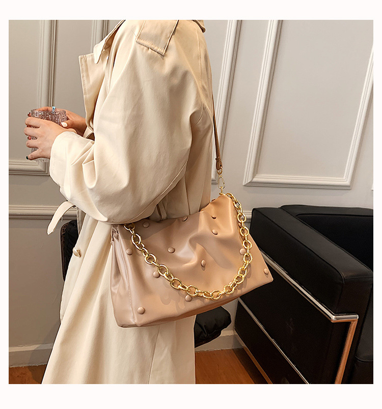 Autumn And Winter Retro Small Bag New Messenger Bag Chain Single Shoulder Armpit Small Square Bag display picture 10